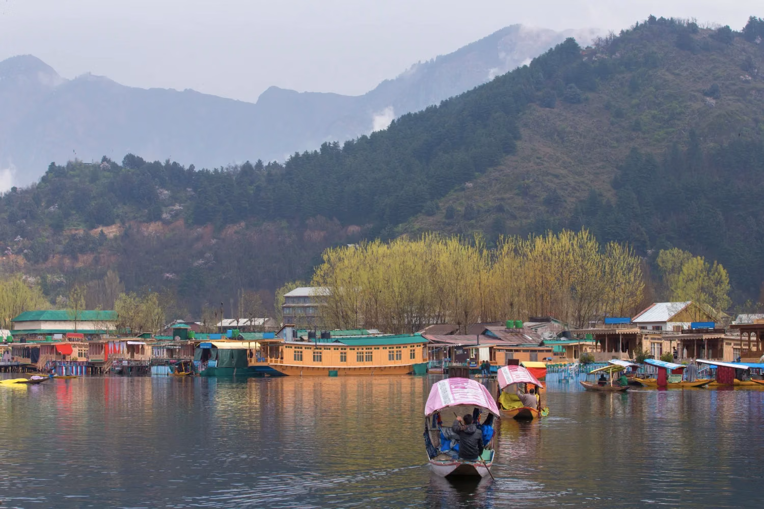 Kashmir Tour 7 Days 6 Nights Package